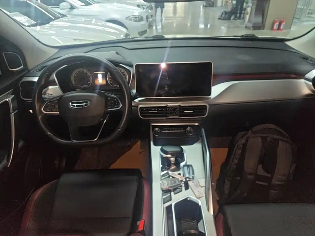 Geely Binyue — миниатюра 10