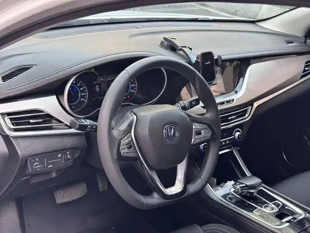 Changan Eado New Energy — миниатюра 9