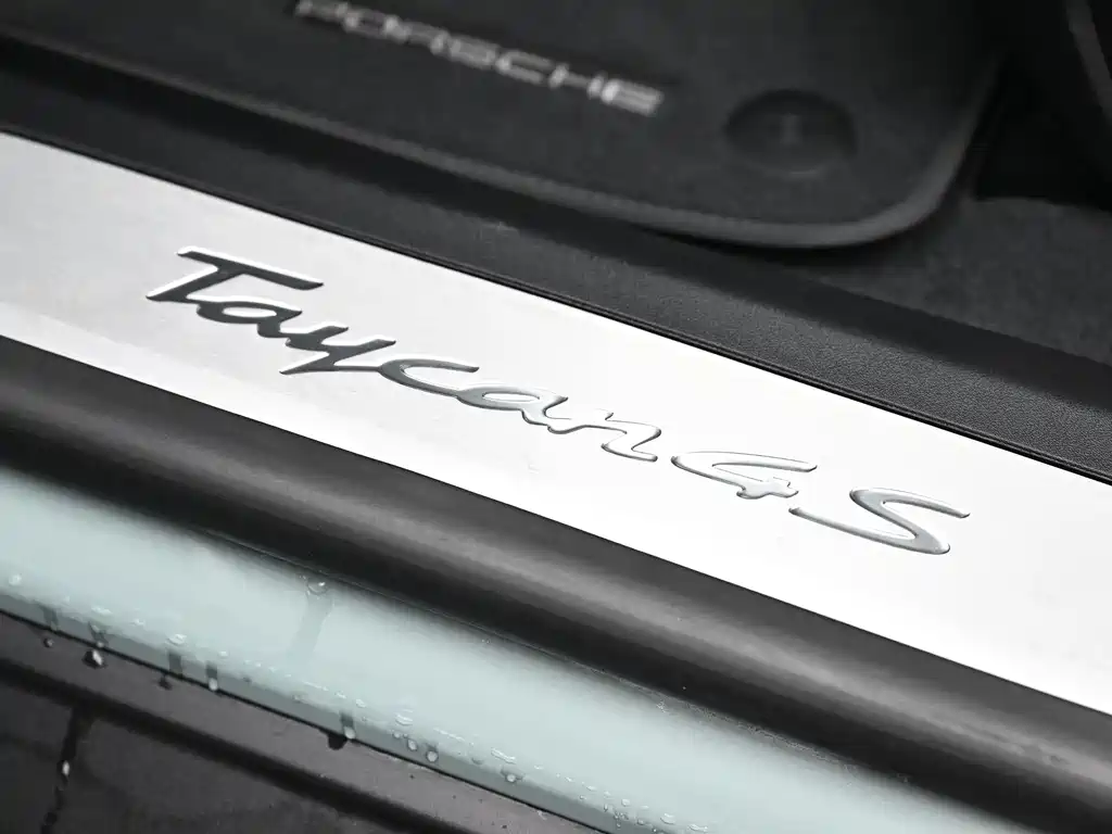 Porsche Taycan 2026 Taycan 4S Cross Turismo