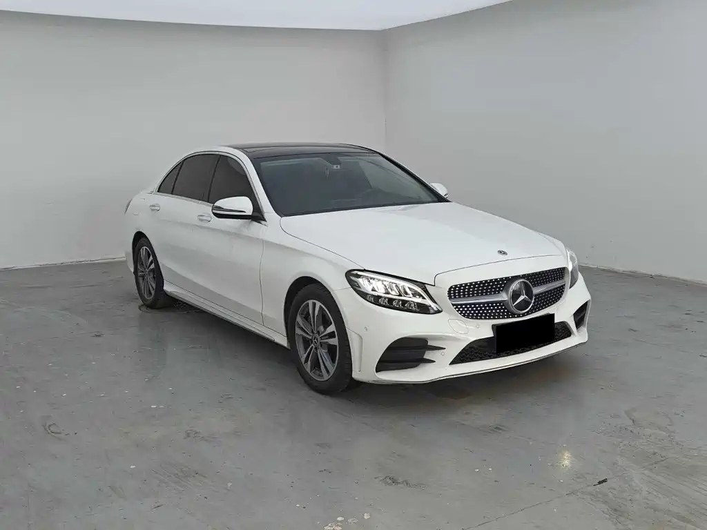 Mercedes-Benz C-Class — миниатюра 3