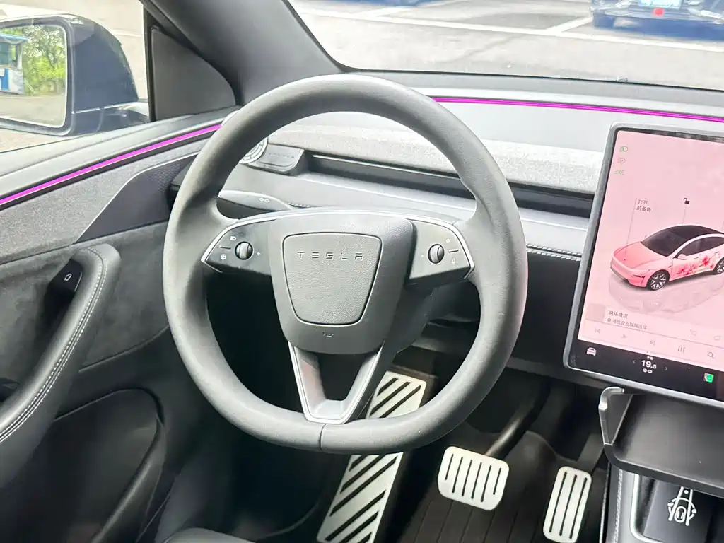 Tesla Model Y L