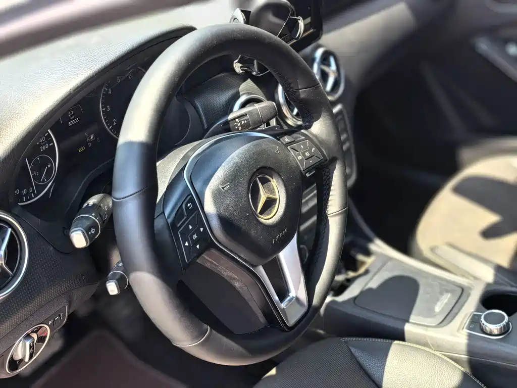 Mercedes-Benz A-Class (Import) — миниатюра 19