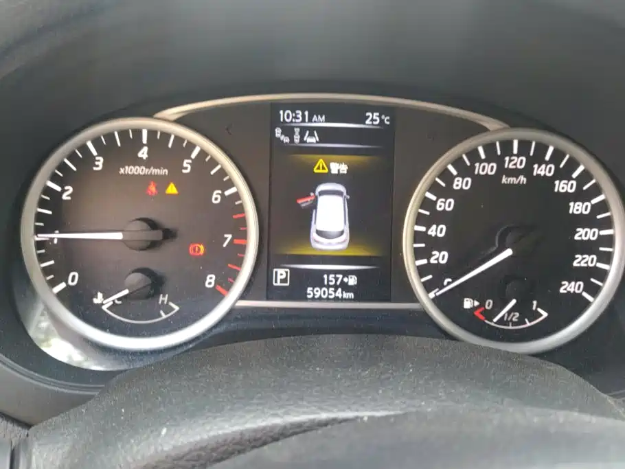 Nissan Tiida — миниатюра 14