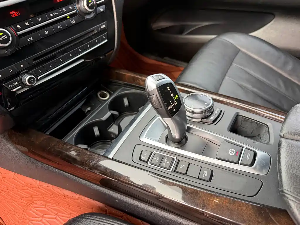 BMW X5 (Import) — миниатюра 11