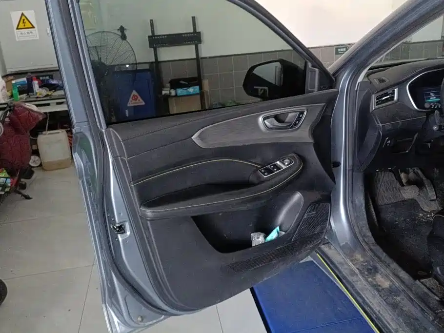 Roewe RX5 — миниатюра 7