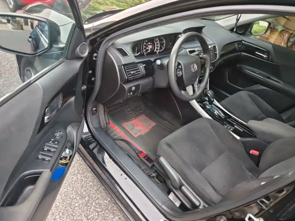 Honda Accord — миниатюра 16