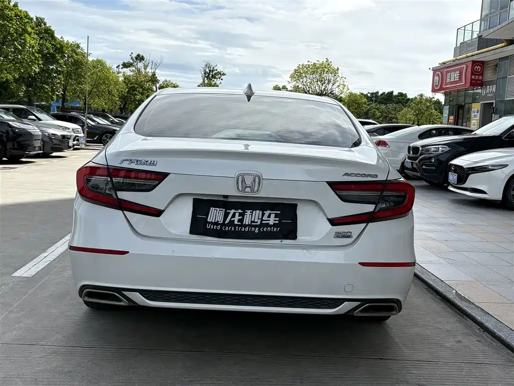 Honda Accord — миниатюра 8