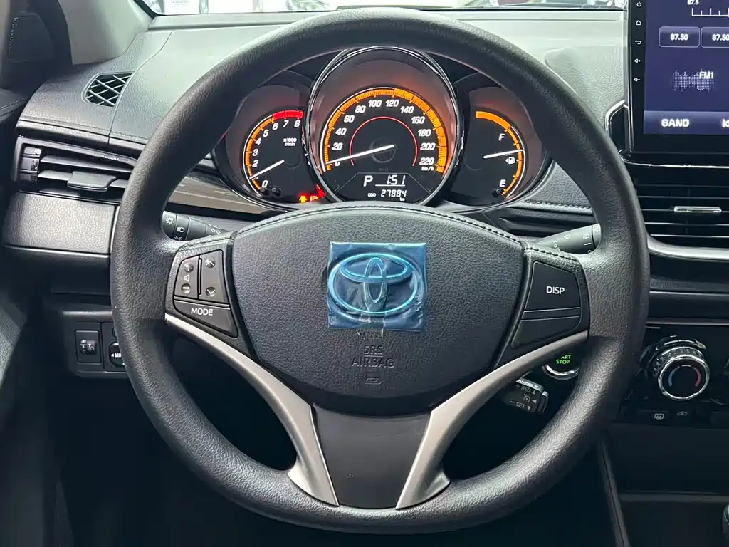 Toyota Yaris L — миниатюра 9