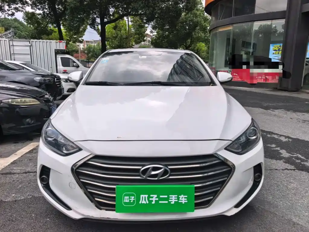 Hyundai Elantra — миниатюра 3