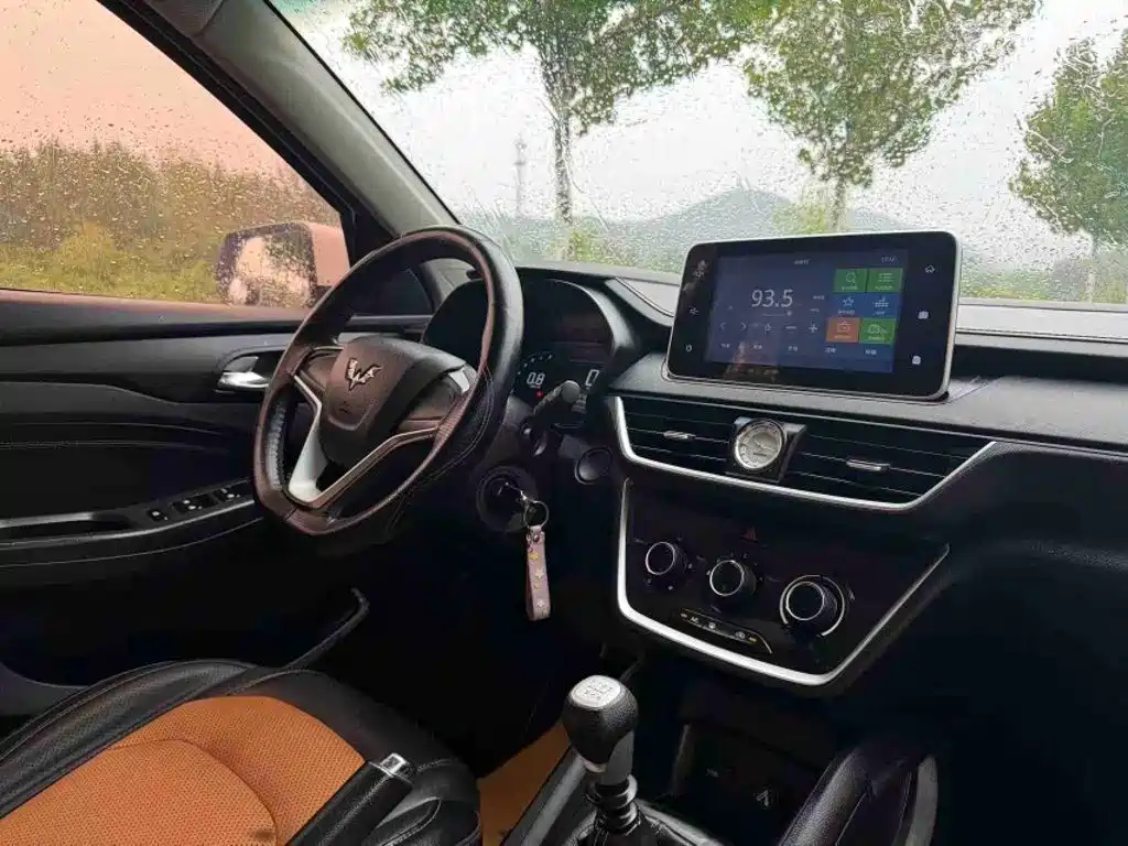 Wuling Hongguang S3 — миниатюра 8