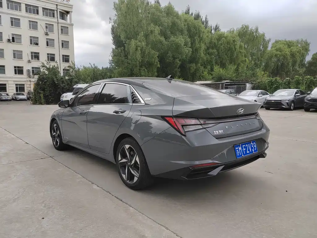 Hyundai Elantra — миниатюра 6