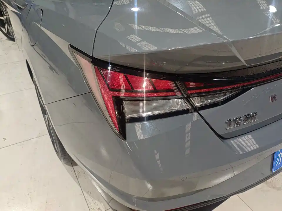 Hyundai Elantra — миниатюра 13