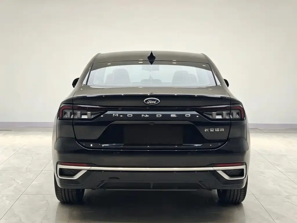 Ford Mondeo — миниатюра 6