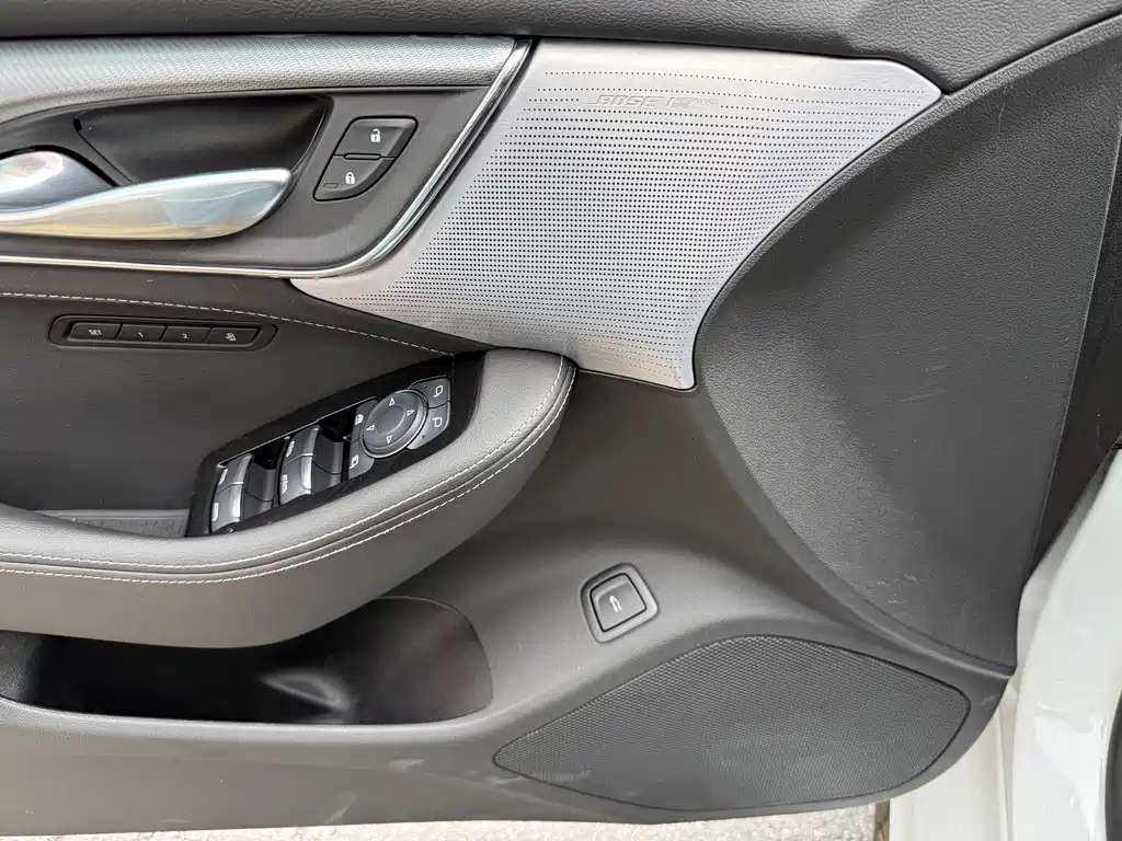 Cadillac CT5 — миниатюра 14