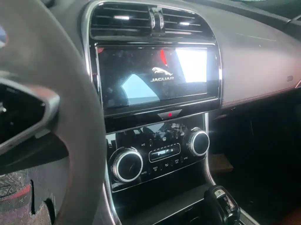 Jaguar XEL — миниатюра 13