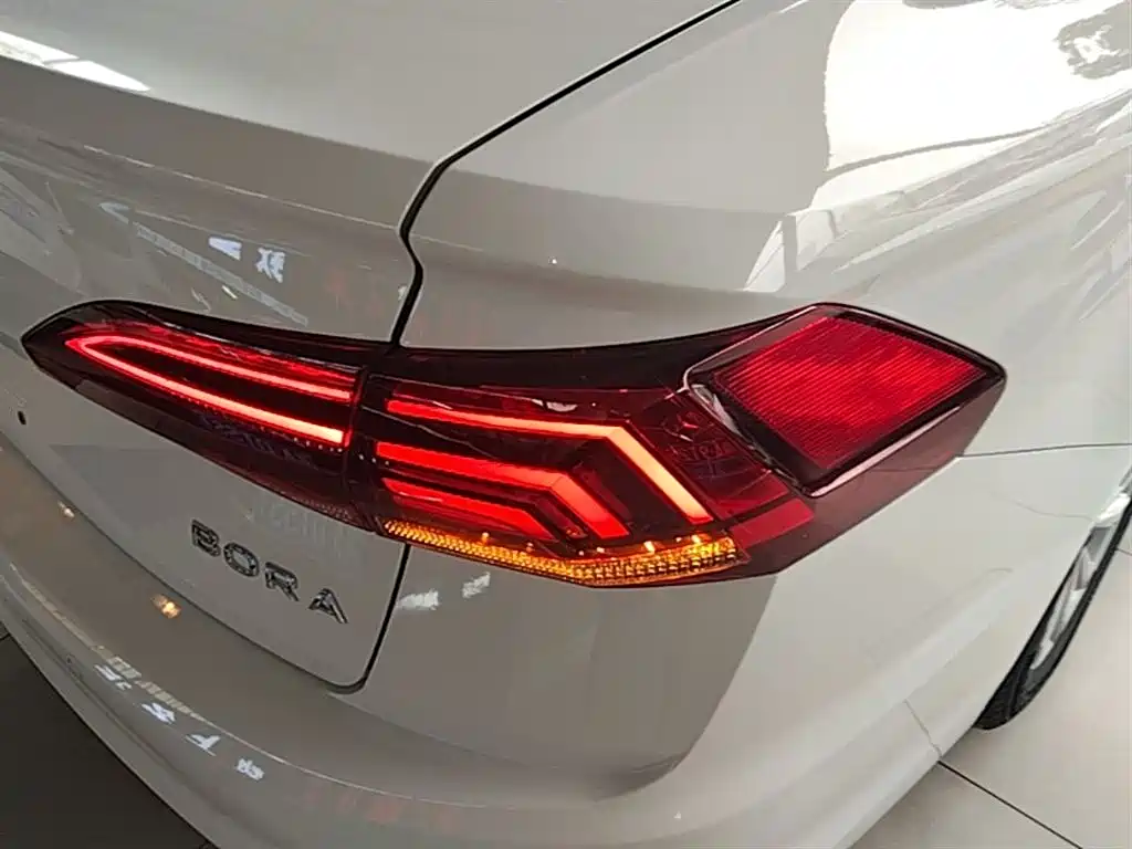 Volkswagen Bora 2021 1.5L AT Fashion Smart Connect