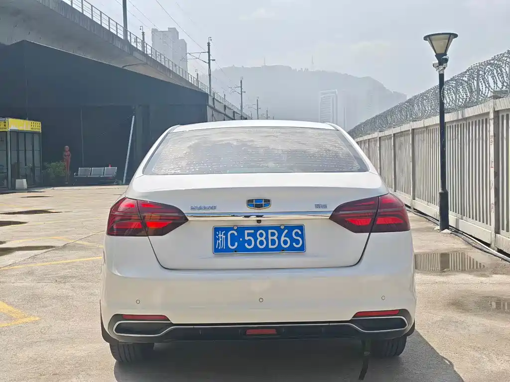 Geely Emgrand — миниатюра 5