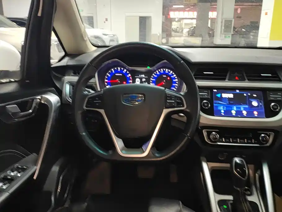Geely Vision X3 — миниатюра 15
