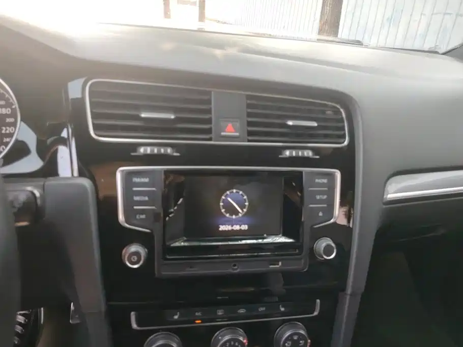 Volkswagen Golf — миниатюра 13