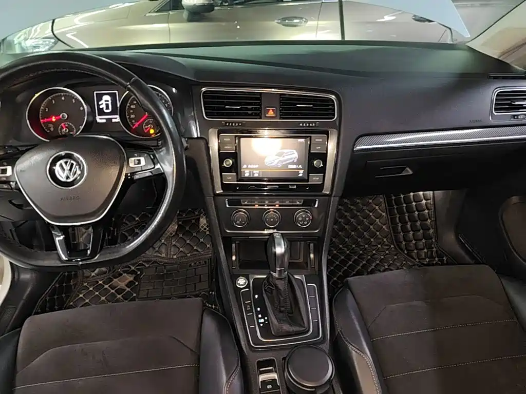 Volkswagen Golf — миниатюра 14