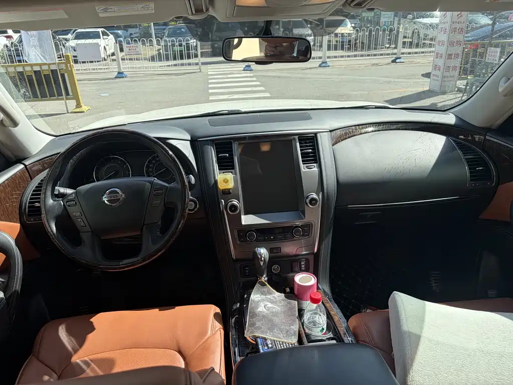 Nissan Patrol — миниатюра 7