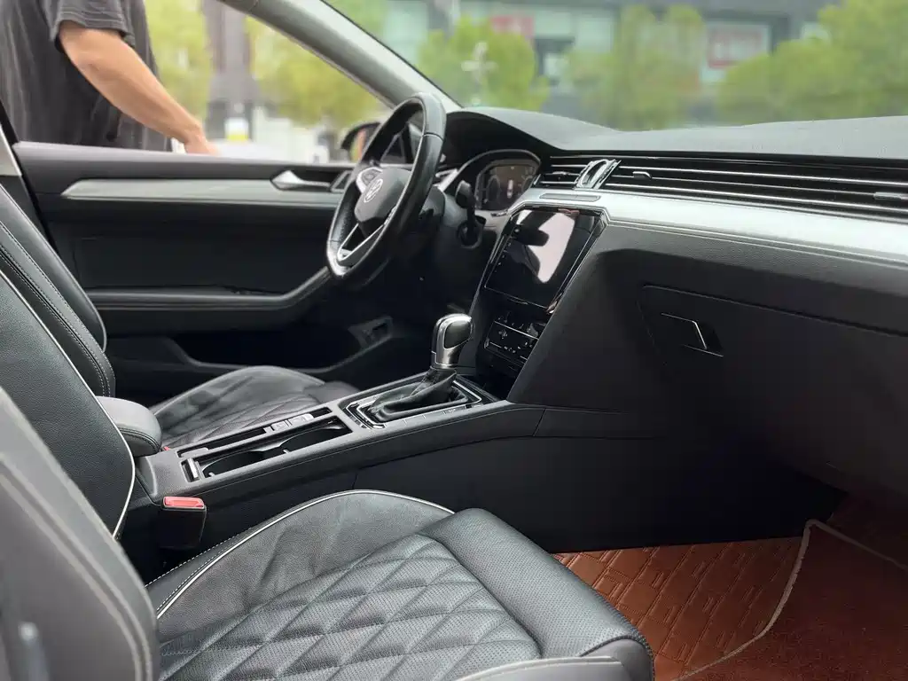 Volkswagen Magotan PHEV — миниатюра 13