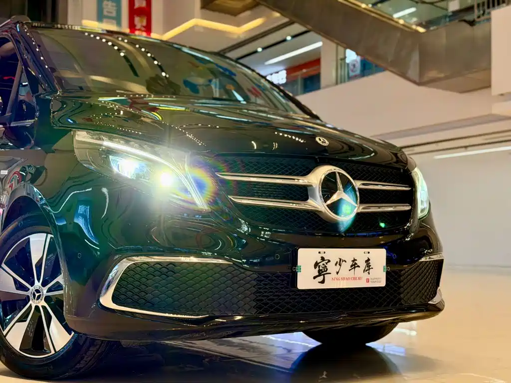 Mercedes-Benz V-Class — миниатюра 21