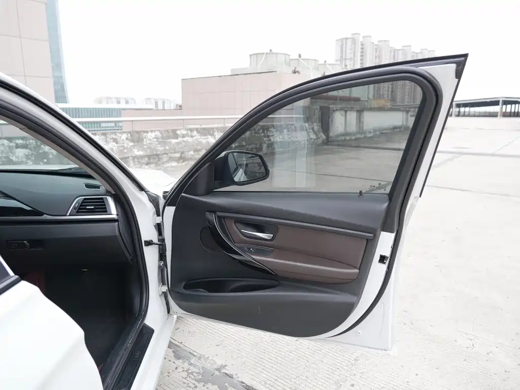 BMW 3 Series — миниатюра 19