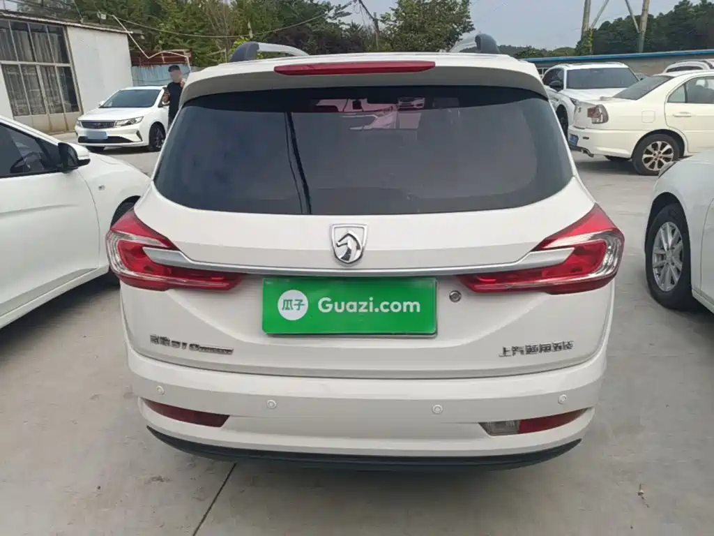 Baojun 310W — миниатюра 6