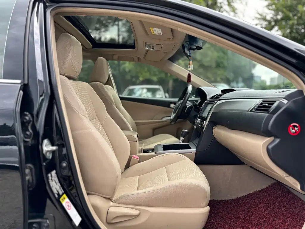 Toyota Camry — миниатюра 12