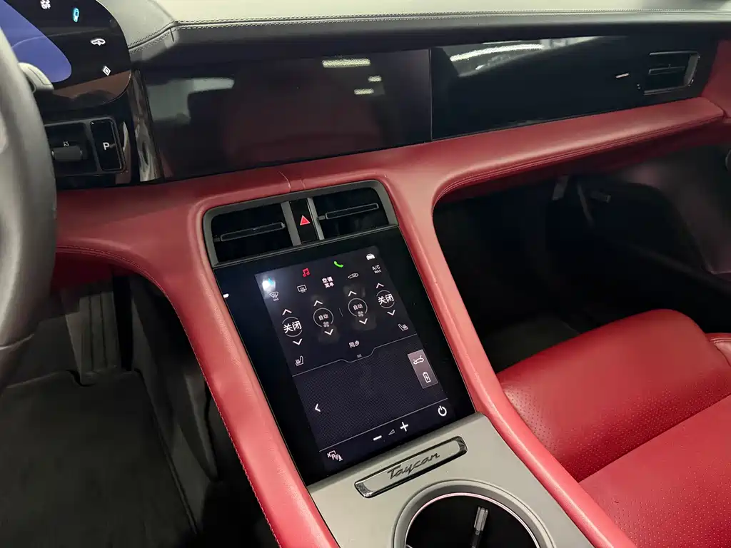 Porsche Taycan — миниатюра 13