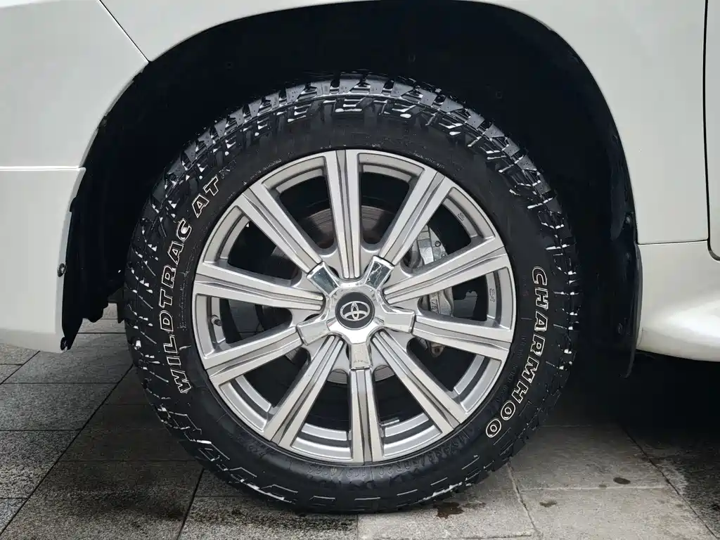 Toyota Land Cruiser — миниатюра 5