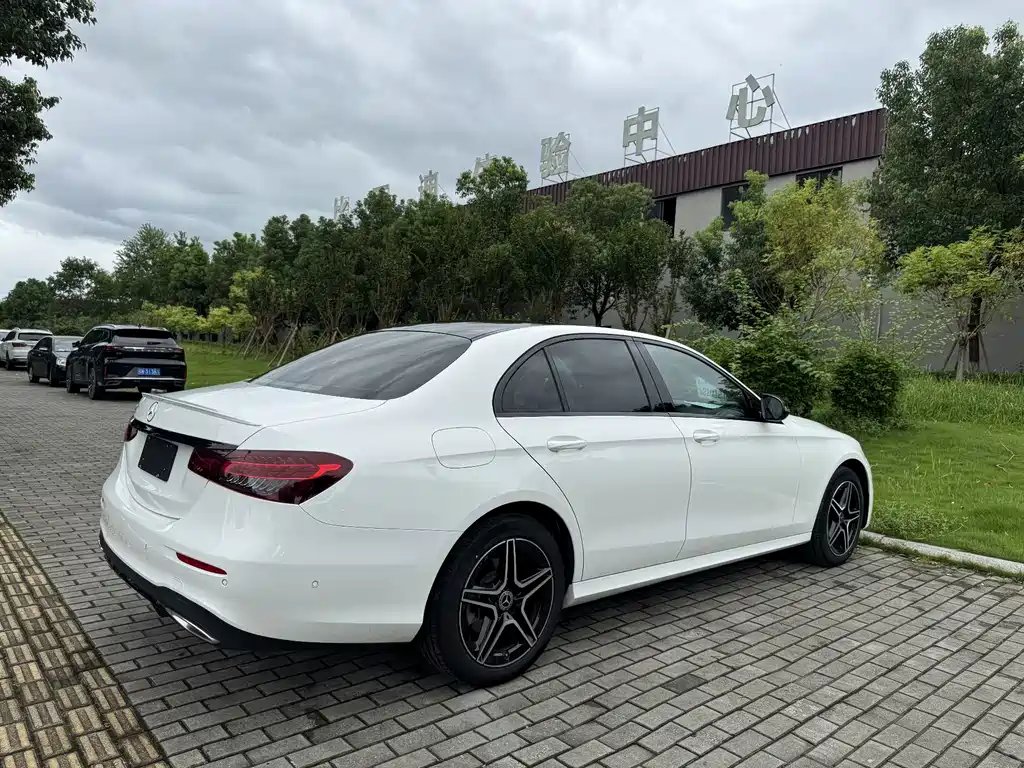 Mercedes-Benz E-Class (Import) — миниатюра 9