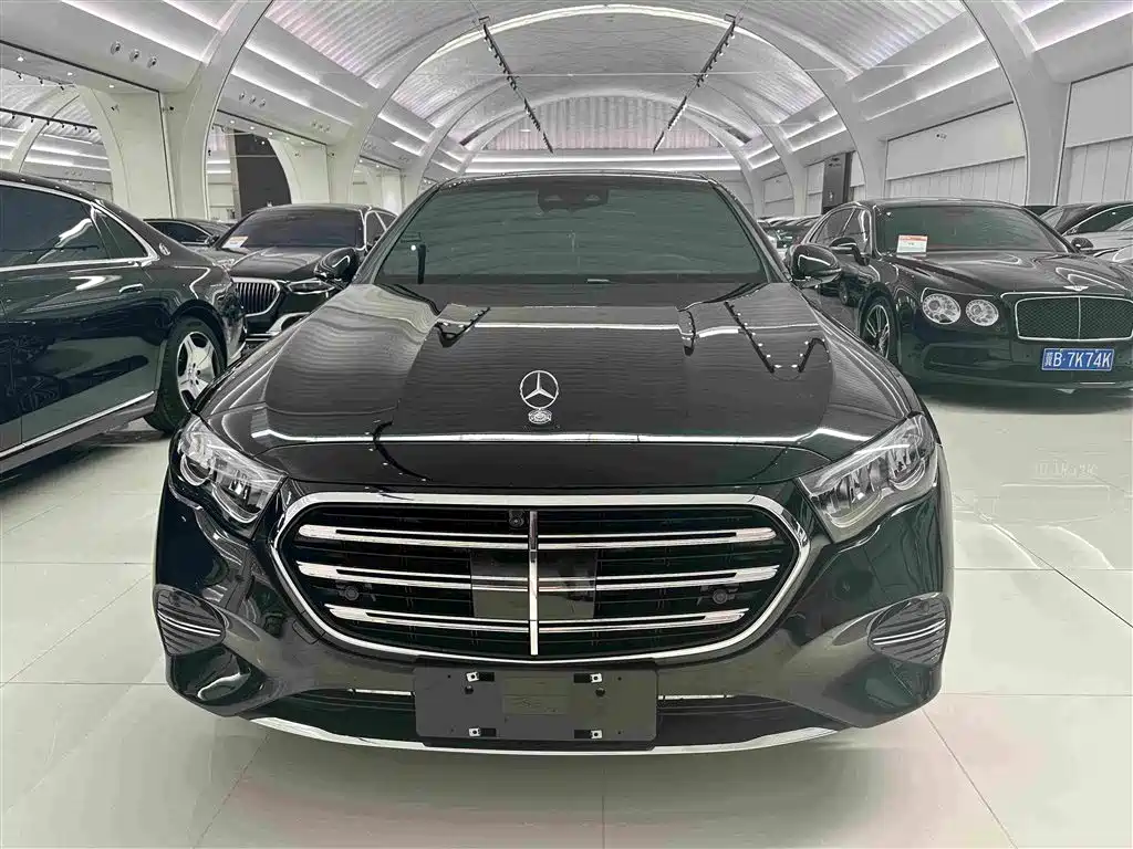 Mercedes-Benz E-Class — миниатюра 2