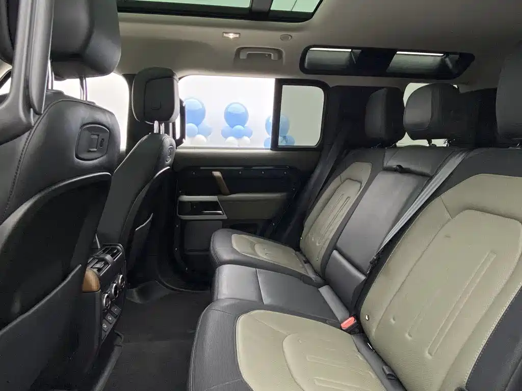Land Rover Defender — миниатюра 27