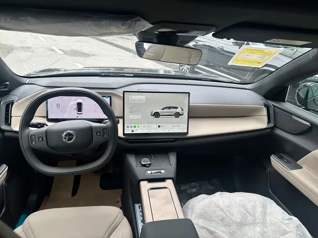 Volvo XC70 PHEV — миниатюра 10