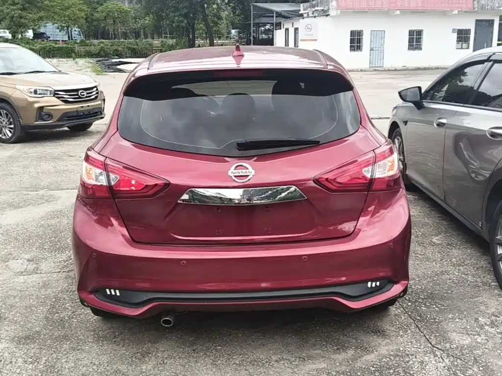 Nissan Tiida — миниатюра 6
