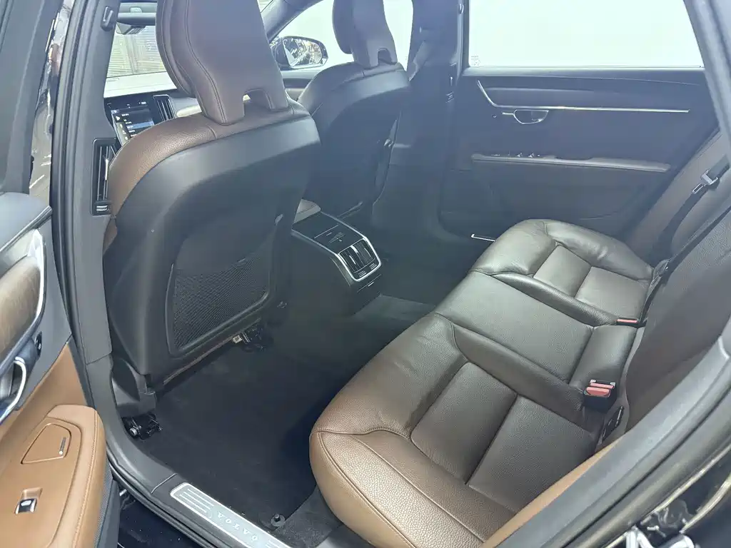 Volvo S90 — миниатюра 5