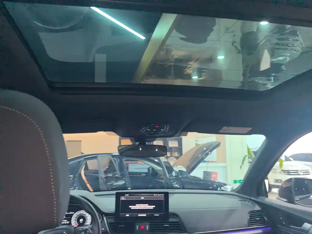 Audi Q5L Sportback — миниатюра 18