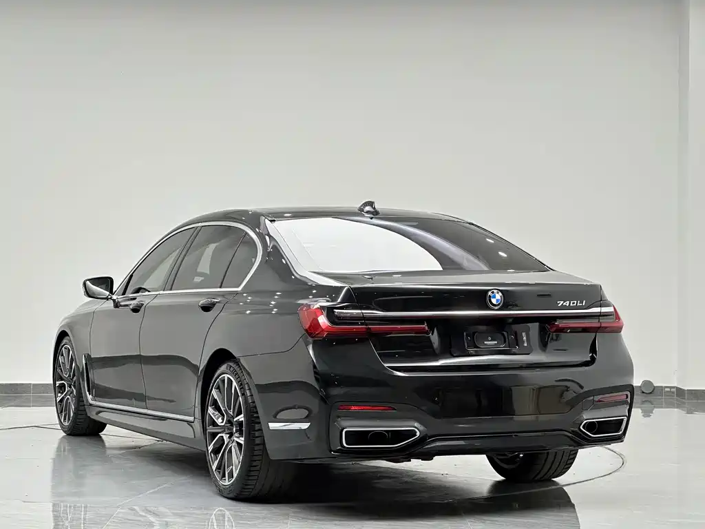 BMW 7 Series — миниатюра 7