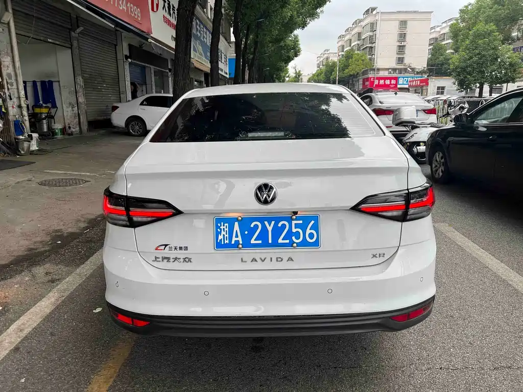 Volkswagen Lavida — миниатюра 7
