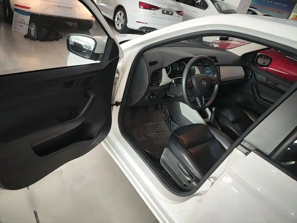 Skoda Fabia — миниатюра 16