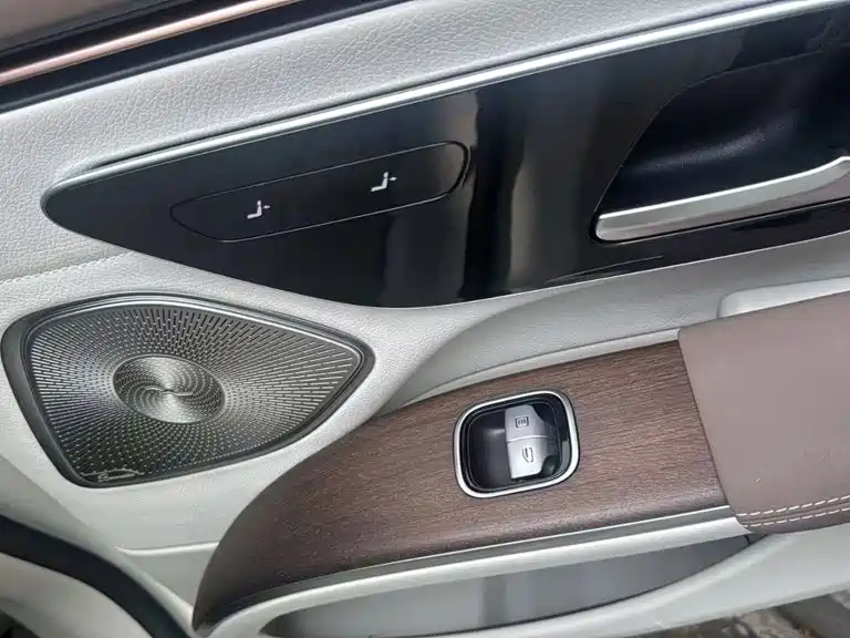 Mercedes-Benz EQS — миниатюра 8