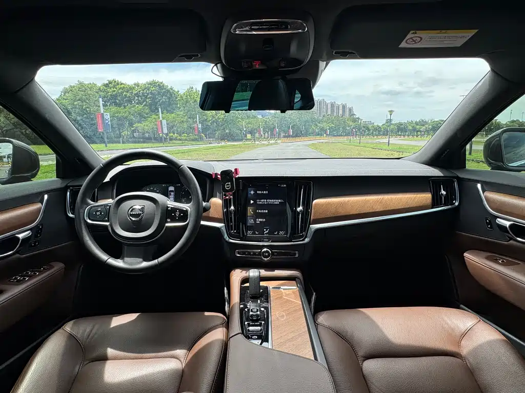 Volvo S90 — миниатюра 4