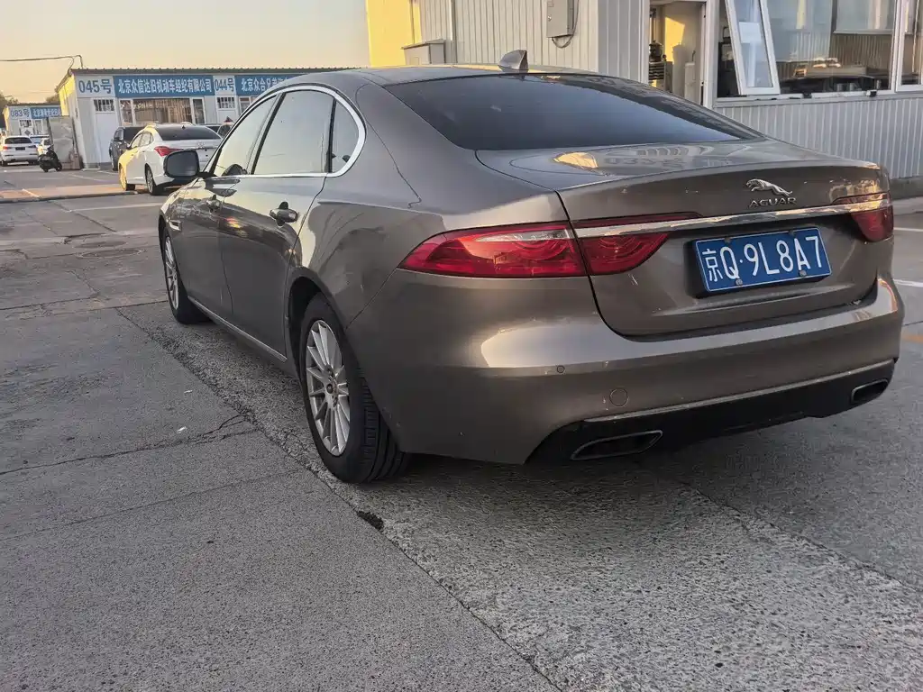 Jaguar XFL — миниатюра 6