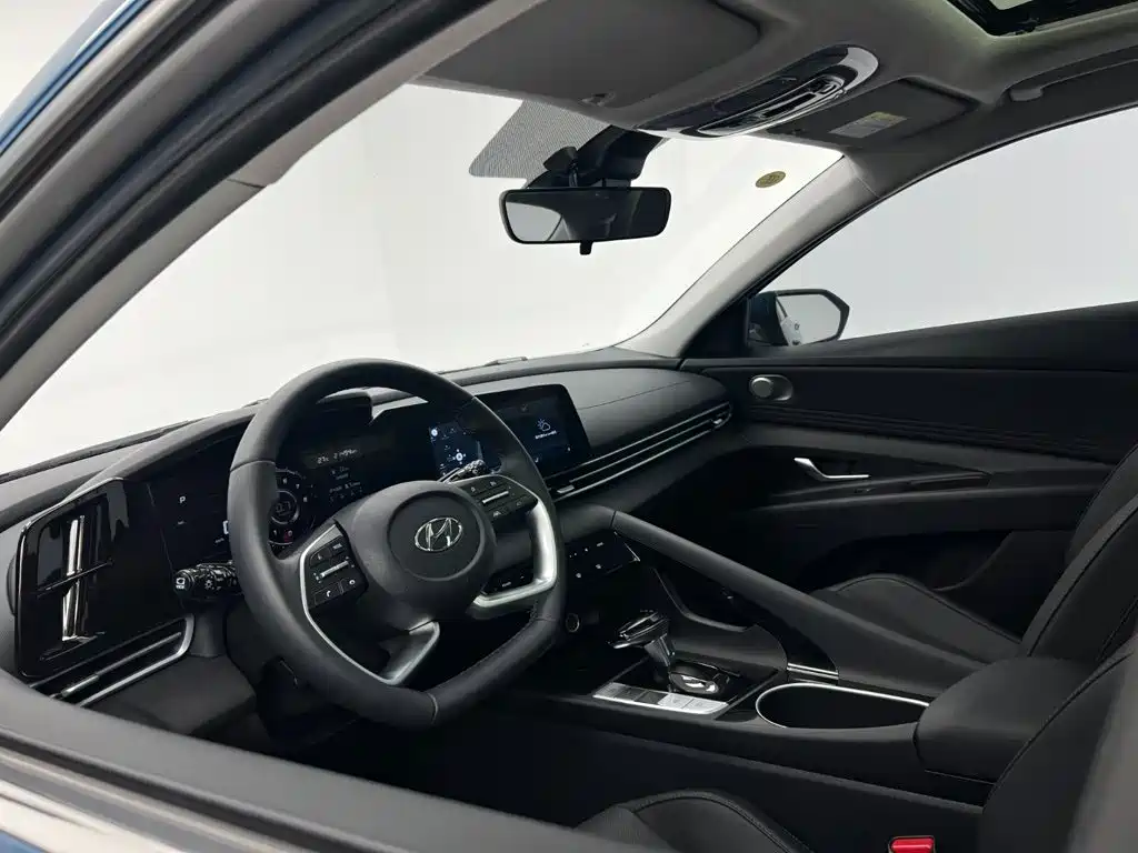 Hyundai Elantra — миниатюра 15