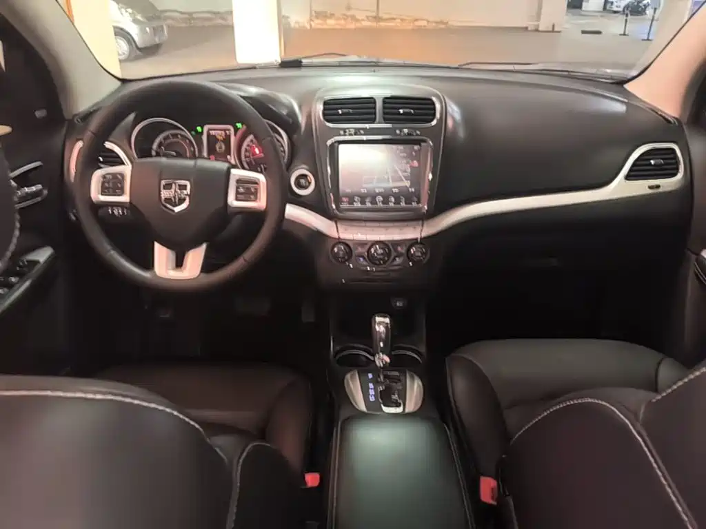 Dodge Journey — миниатюра 10