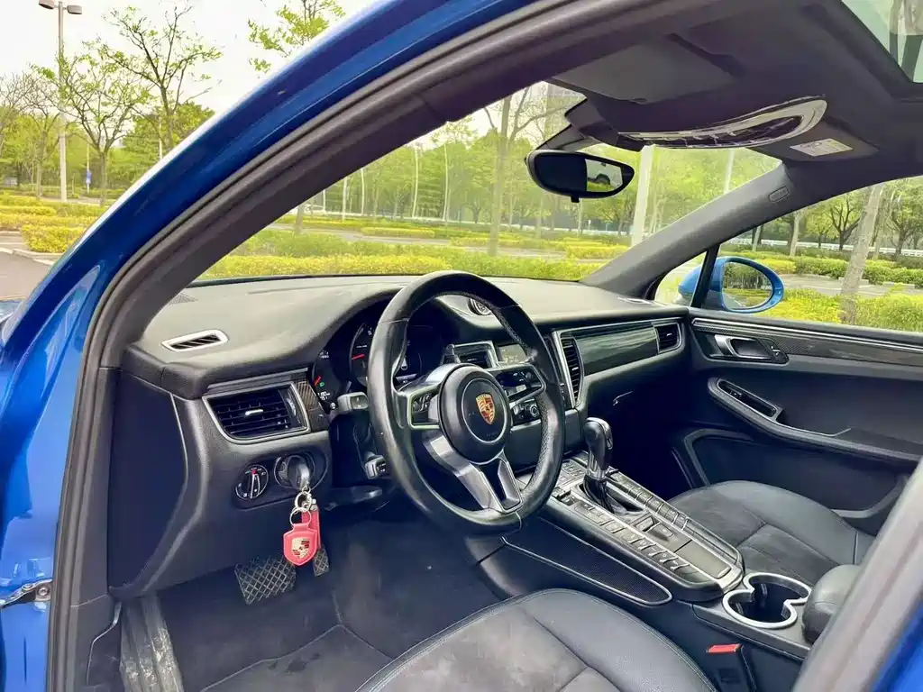 Porsche Macan — миниатюра 5