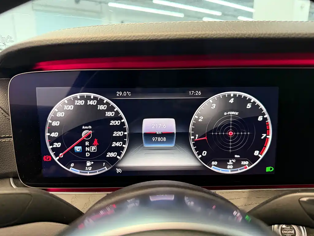 Mercedes-Benz E-Class — миниатюра 7