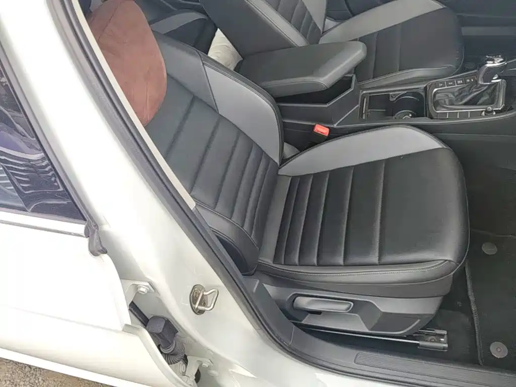 Volkswagen Sagitar — миниатюра 25